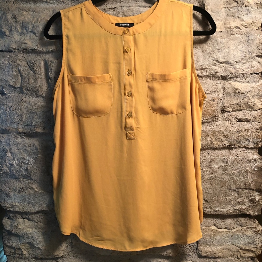 Premise Sleeveless Blouse